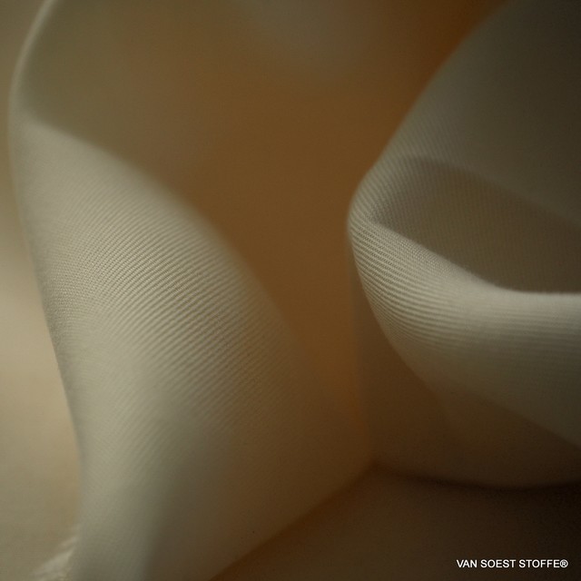 100% Tencel ™ fine twill in color sand | View: 100% Tencel ™ fine twill in color sand