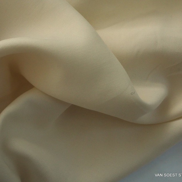 100% Tencel ™ fine twill in color sand | View: 100% Tencel ™ fine twill in color sand