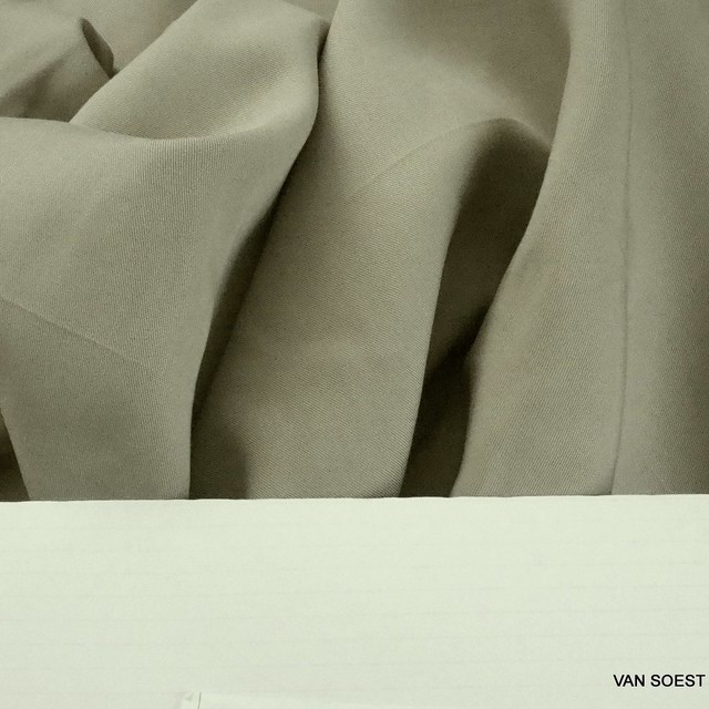 100% Tencel ™ fine twill in color stone | View: 100% Tencel ™ fine twill in color stone