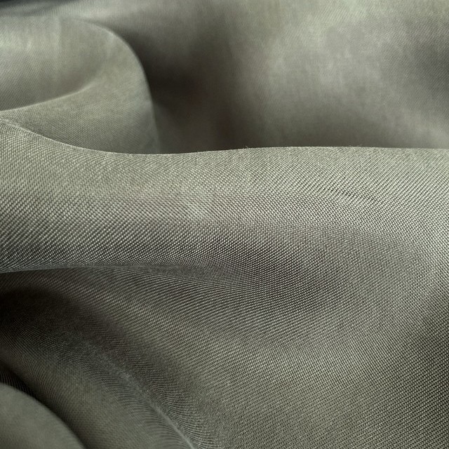 Cupro-Rayon Twill sandwashed in the color Mud