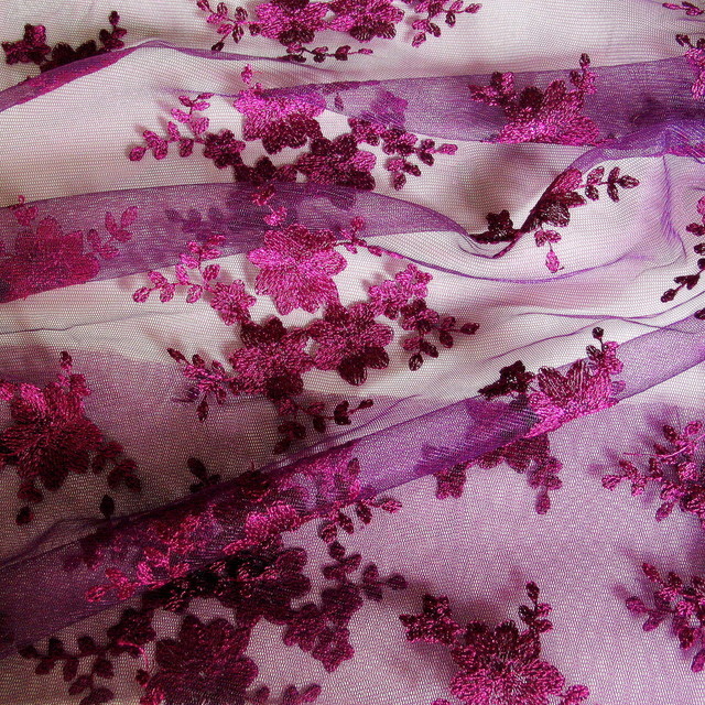 Magenta/Burgund Blümchen/Blätter Spitze