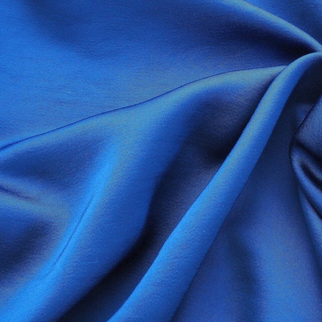 Metallic shimmering cobalt satin as a great flowing fabric | View: Heavy royal high-stretch couture satin in cobalt blue