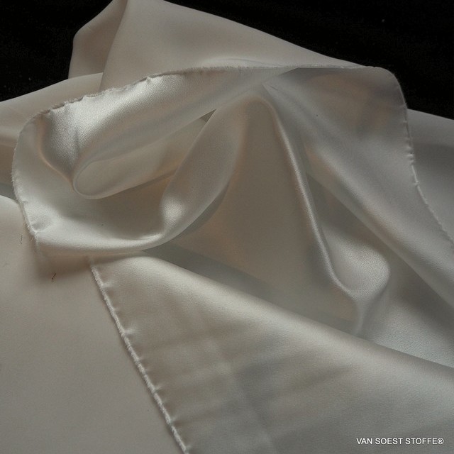 Silk satin in snow white | View: Silk satin in snow white