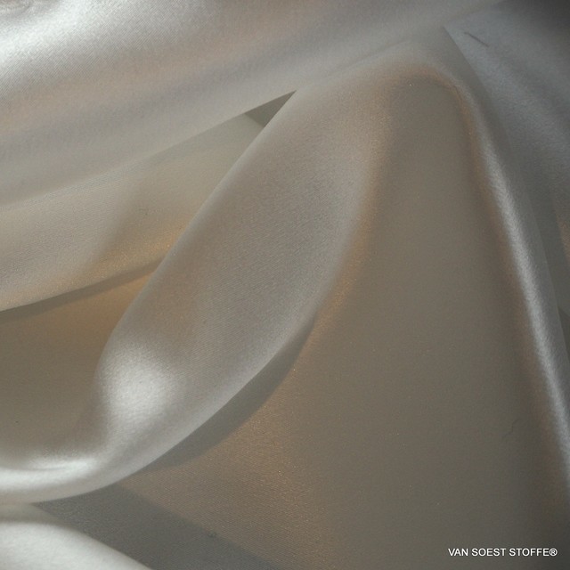 Silk satin in snow white | View: Silk satin in snow white